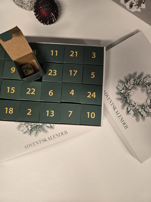 Håndlaget eksklusiv adventskalender -24 dager med sjokolademagi